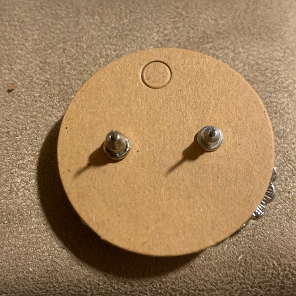 ⭐️*2/$10*⭐️ Baby Blue Rose and Gem earrings -BRAND NEW - Picture 3 of 4